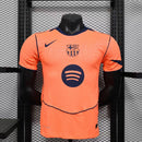 CAMISA VERSÃO PLAYER DO BARCELONA 25/26 LARANJA