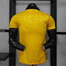 CAMISA VERSÃO PLAYER DO WOLVES 25/26 AMARELO
